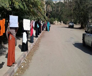   مصر اليوم - سلسلة بشريّة لأنصار الاخوان في البحيرة