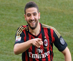 مصر اليوم - مانشستر يونايتد يسعّى لضمِ المغربّي تاعرابت