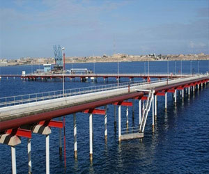   مصر اليوم - بدء تصدير النّفط من ميناء الحريقة اللِّيبيّ