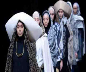   مصر اليوم - نور الزَّهراء الإندونيسيَّة تظهر أناقة الحجاب خلال أسبوع الموضة في طوكيو