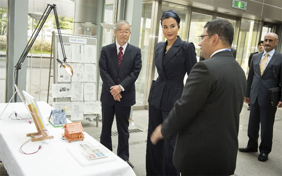   مصر اليوم - الشيخة موزا تزور معهدي أبحاث في اليابان