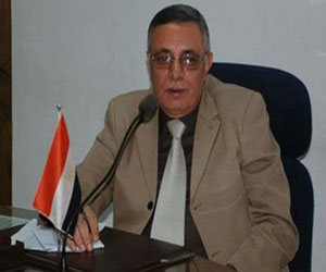   مصر اليوم - محافظ سوهاج يناقش مشروع أتوبيسات لنقل الركاب