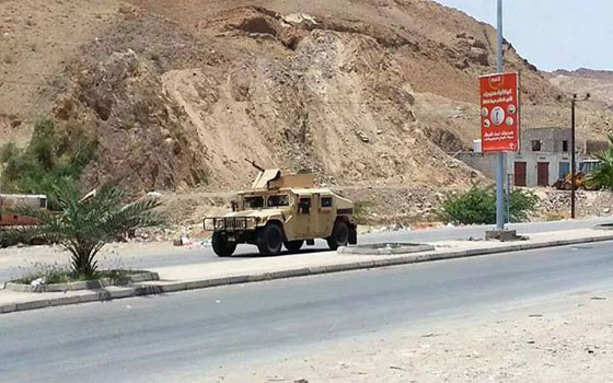   مصر اليوم - الدّاخليّة اليمنيّة تشدّد إجراءاتها في محيط المقرات الحكوميّة