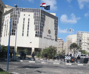   مصر اليوم - قوّات الأمن تفض مسيرة لمؤيِّدي مرسي في بورسعيد