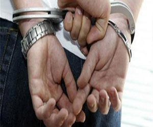   مصر اليوم - إيقاف طالب دعا ملكة جمال أميركا لحفل التخرج