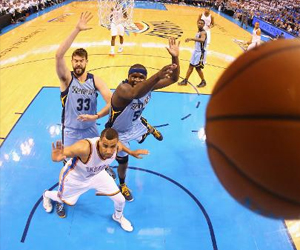   مصر اليوم - الدوري الأميركي لكرة السلة: غريزليز وكليبرز يعادلان اوكلاهوما وغولدن ستايت