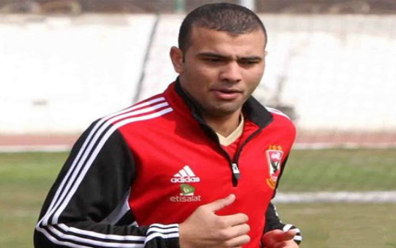   مصر اليوم - الأزمات المتكرّرة مع رجال الأمن والمواطنين قد تضع نهاية لمسيرة متعب الكُرويّة