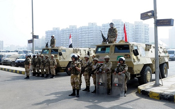 مصر اليوم - استنفار أمني في القوات المسلحة لتضييق الخناق على المسلحين واعتقالهم