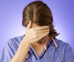   مصر اليوم - فصل ممرضة تعمل في سجن لإقامتها علاقة جنسية مع مغتصب