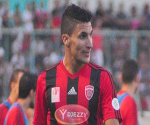 مصر اليوم - العرفي لاعب إتحاد الجزائر يقترب من الدوري السعودي والصربي