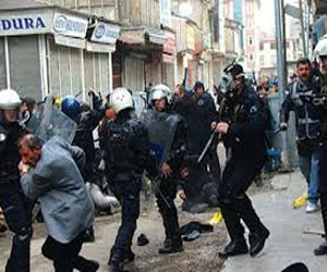   مصر اليوم - اشتباكات بين الطلبة اليمينيين والأكراد في تركيا