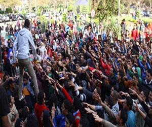   مصر اليوم - طلّاب الإخوان يطالبون بعودة مرسي في بورسعيد