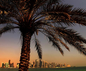 مصر اليوم - مدرب كرة قدم فرنسي يرفع شكوى في باريس ضد امير قطر