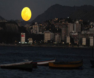   مصر اليوم - العلماء يخططون لاستخدام ضوء القمر في إنارة المدن