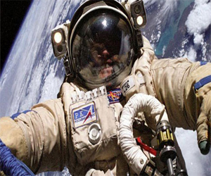   مصر اليوم - رواد الفضاء الروس يتسلمون قريبًا حقائب ظهر نفاثة