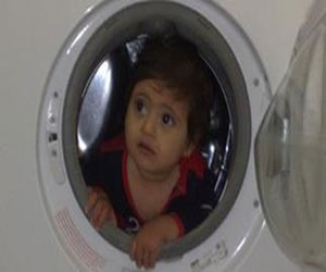 مصر اليوم - انقاذ طفل علق في غسالة ملابس في المفرق الأردني