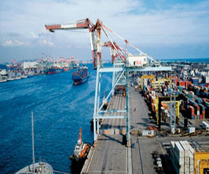 مصر اليوم - وصول 22 ألف طن كلينكر إلى ميناء الإسكندرية