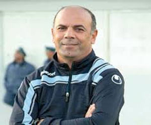 مصر اليوم - القادسية السعوديّ يدرس التعاقد مع المدرب الجزائريّ بوعلي