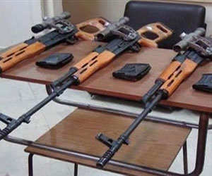 مصر اليوم - ضبط 3 بنادق آلية و326 طلقة وطالب يصور مديرية الأمن في قنا