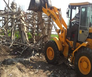   مصر اليوم - إزالة عقارَيْن مخالفَيْن للقانون في الدرب الأحمر