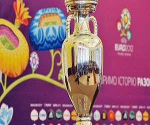   مصر اليوم - انسحاب بازل وليون من سباق الترشح لكأس اوربا 2020