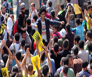 مصر اليوم - سلسلة بشرية للإخوان واشتباكات مع الأهالي في البحيرة