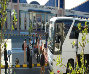 مصر اليوم - وصول 1850سائحًا على متن 13 طائرة إلى مطار مرسى علم