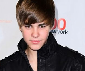 مصر اليوم - توقيف جاستن بيبر في مطار لوس أنجلوس لفترة وجيزة