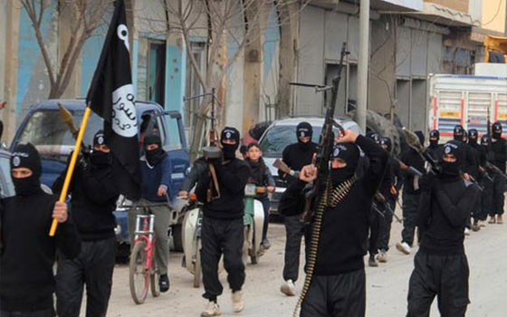 مصر اليوم - خطباء داعش يتوعدون النشطاء في الرّقة والنصرة تسيطر على تل الجابية