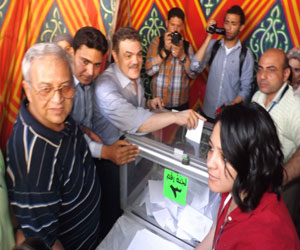   مصر اليوم - السَّيد البدوي يُدلي بصوته في انتخابات رئاسة الوفد