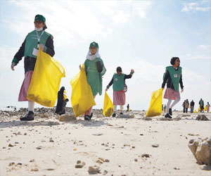   مصر اليوم - هيئة البيئة تُشيد بنجاح حملة تنظيف شاطىء البلاجات