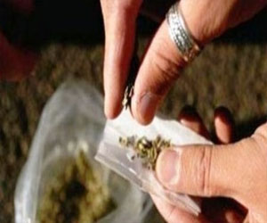   مصر اليوم - ضبط 9 أقراص مخدّرة ولفافة بانجو في سوهاج