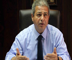 مصر اليوم - عبدالعزيز يلتقي رئيس الاتِّحاد الإماراتيّ لكرة القدم