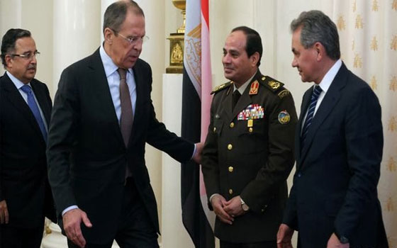 مصر اليوم - عسكريّون روس يبحثون علاقات التعاون مع مصر