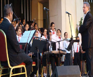   مصر اليوم - نجوم المستقبل مع سحاب على المسرح المكشوف في الأوبرا