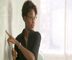   مصر اليوم - معلمة سويدية سوداء تتعرض للتمييز في الفصل الدراسي