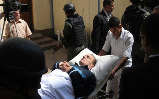 مصر اليوم - تأجيل محاكمة مبارك ونجليه والعادلي في قتل المتظاهرين