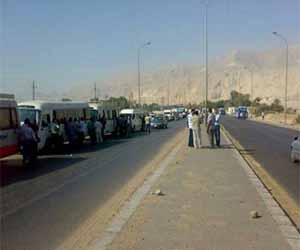 مصر اليوم - فتح الطريق الصحراويّ في البحيرة بعد إغلاقه 4 ساعات