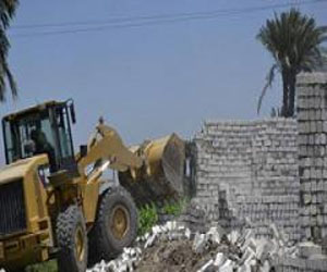 مصر اليوم - حملة مكبّرة لإزالة التعدّيات على الأراضي الزراعيّة في البحيرة