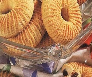   مصر اليوم - الكعك بالعجمية