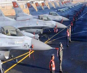   مصر اليوم - تشكيل من القوات الجويّة المصريّة يصل إلى البحرين