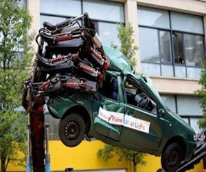   مصر اليوم - ابتكار مخلب روبوت يمكنه سحق السيارات بدقائق