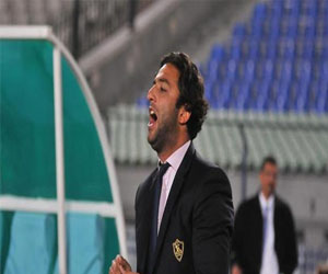   مصر اليوم - ميدو يدرس تدعيم دفاع الزمالك بعد رحيل هاني سعيد