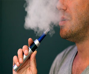   مصر اليوم - ارتفاع أعداد مُدخِّني السَّجائر الإليكترونيَّة إلى 2.1 مليون شخص في بريطانيا