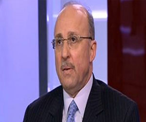   مصر اليوم - وزير الصّحّة يزور مصاب الكورونا في صدر العبّاسيّة