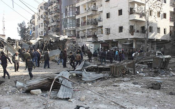   مصر اليوم - مقتل 17 شخصًا وإصابات العشرات باستخدام البراميل المتفجرة في تل الملح وإدلب وحلب ودمشق