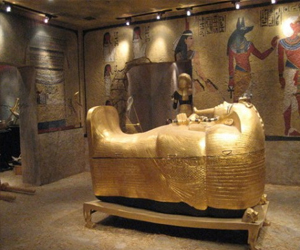   مصر اليوم - افتتاح النّسخة المقلّدة لمقبرة توت عنخ آمون في الأقصر