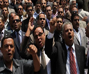 مصر اليوم - محاميو البحيرة يضربون عن العمل لتعدي شرطي على زميلهم