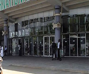   مصر اليوم - نيجيريا تشدد الإجراءات الأمنية بالمطارات للحد من العمليات الإرهابية