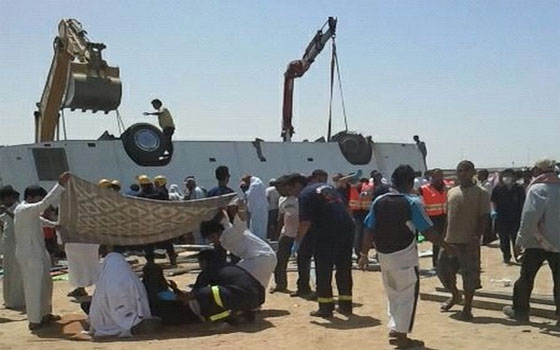   مصر اليوم - مقتل طالبة وإصابة 8 أخريات في حادث انقلاب حافلة في الرياض